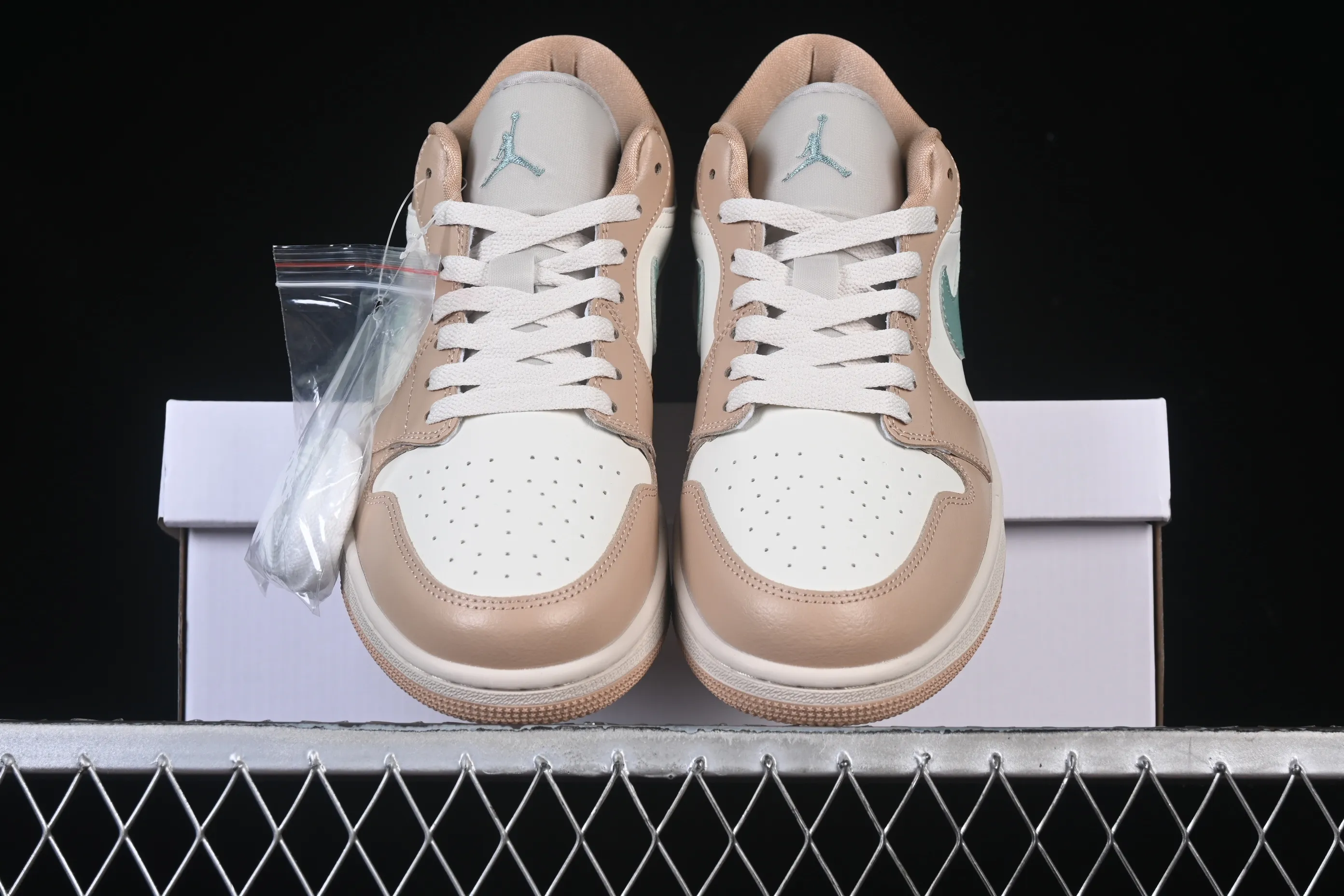 All categories Air Jordan Jordan series basketball shoes Air Jordan 1 Low Air Jordan 1 Low AJ1 Joe 1 Mi Orange low-top cultural and casual sneakers DC0774-130